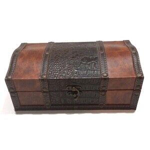 Leather and Alligator Skin Look Keepsake Box W/Latch About 10 x 6 x 3.5 In